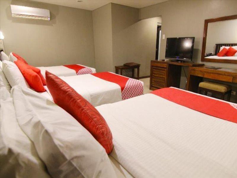 Oyo 103 Artina Suites Hotel Makati City Bagian luar foto