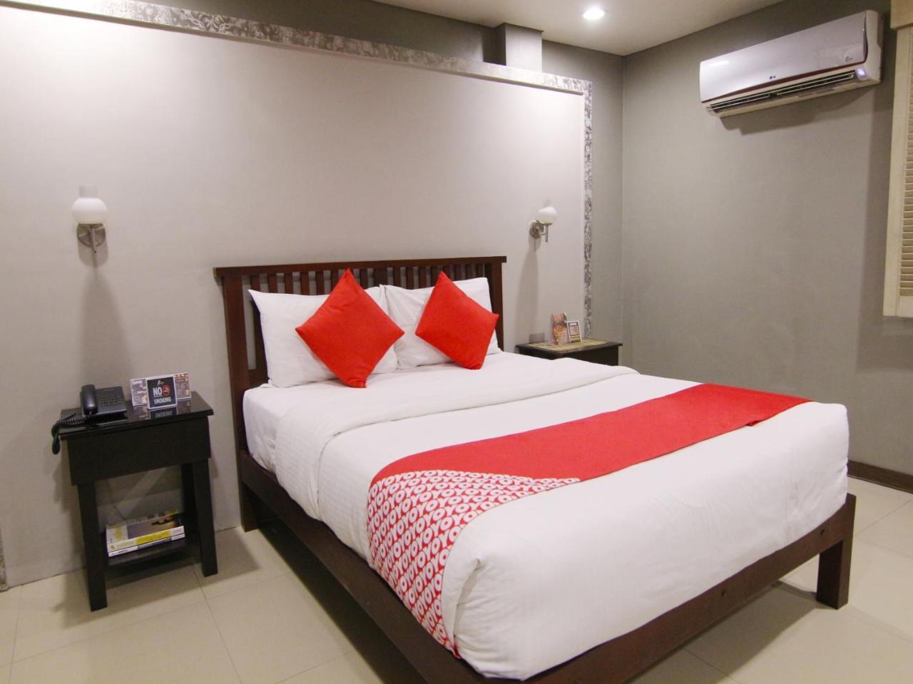 Oyo 103 Artina Suites Hotel Makati City Bagian luar foto