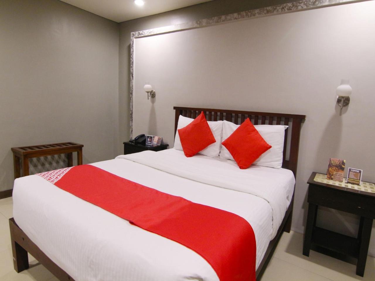 Oyo 103 Artina Suites Hotel Makati City Bagian luar foto