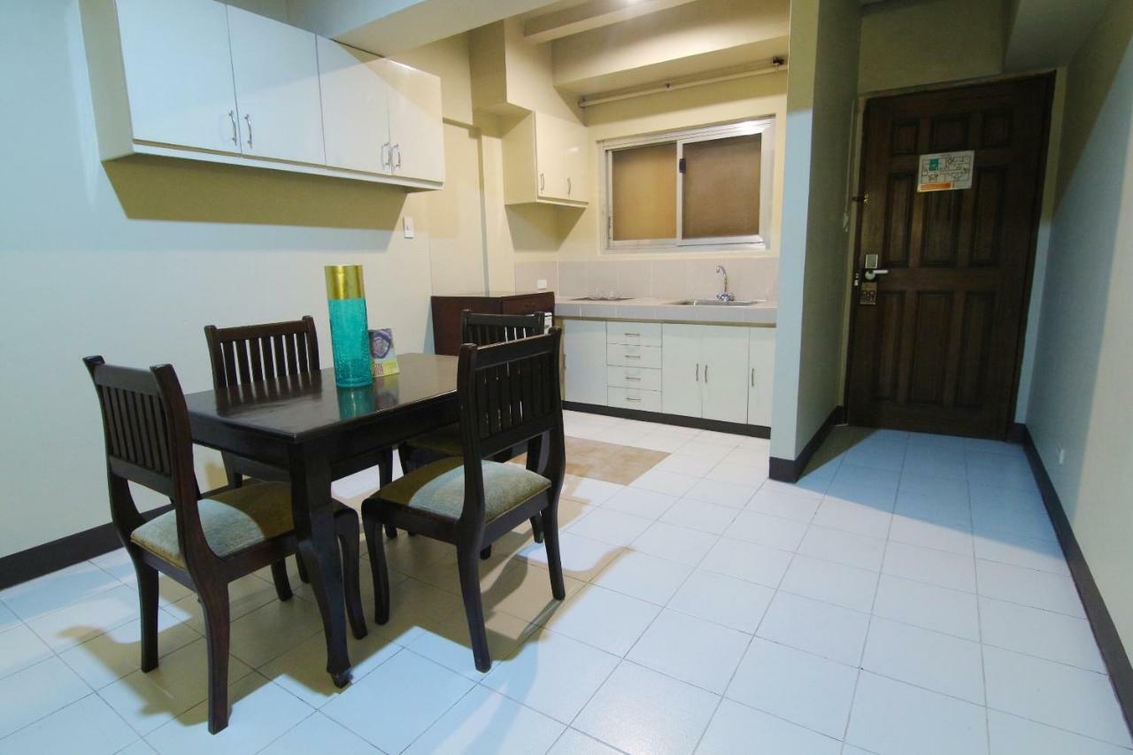 Oyo 103 Artina Suites Hotel Makati City Bagian luar foto