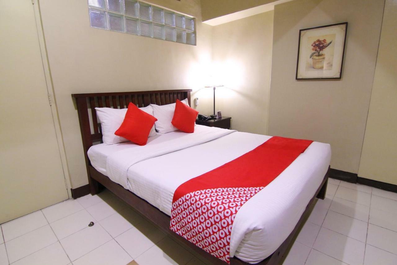 Oyo 103 Artina Suites Hotel Makati City Bagian luar foto