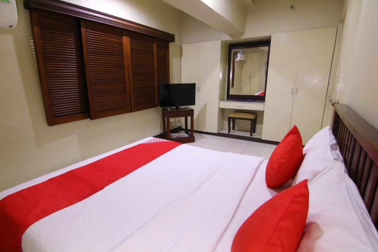 Oyo 103 Artina Suites Hotel Makati City Bagian luar foto