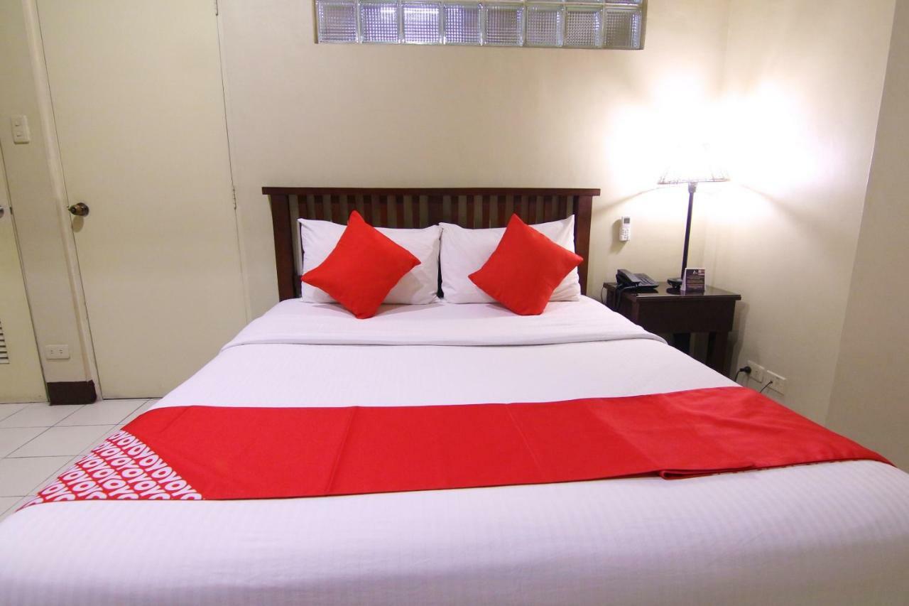 Oyo 103 Artina Suites Hotel Makati City Bagian luar foto
