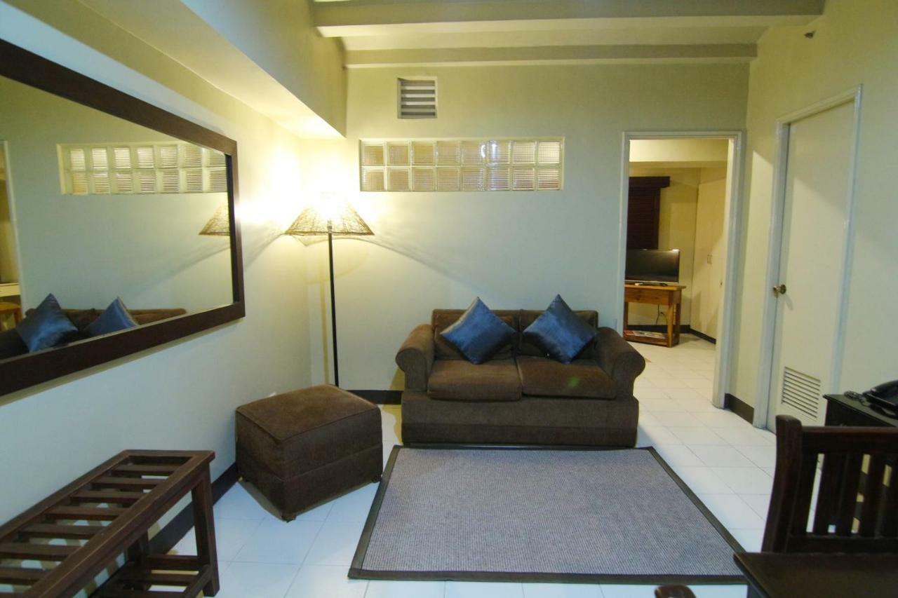 Oyo 103 Artina Suites Hotel Makati City Bagian luar foto