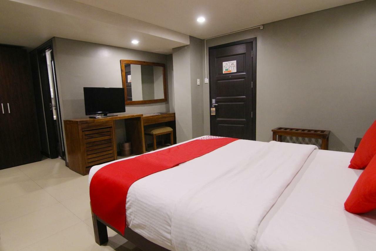 Oyo 103 Artina Suites Hotel Makati City Bagian luar foto