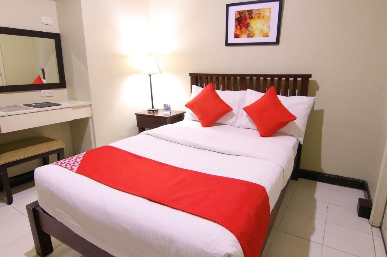 Oyo 103 Artina Suites Hotel Makati City Bagian luar foto